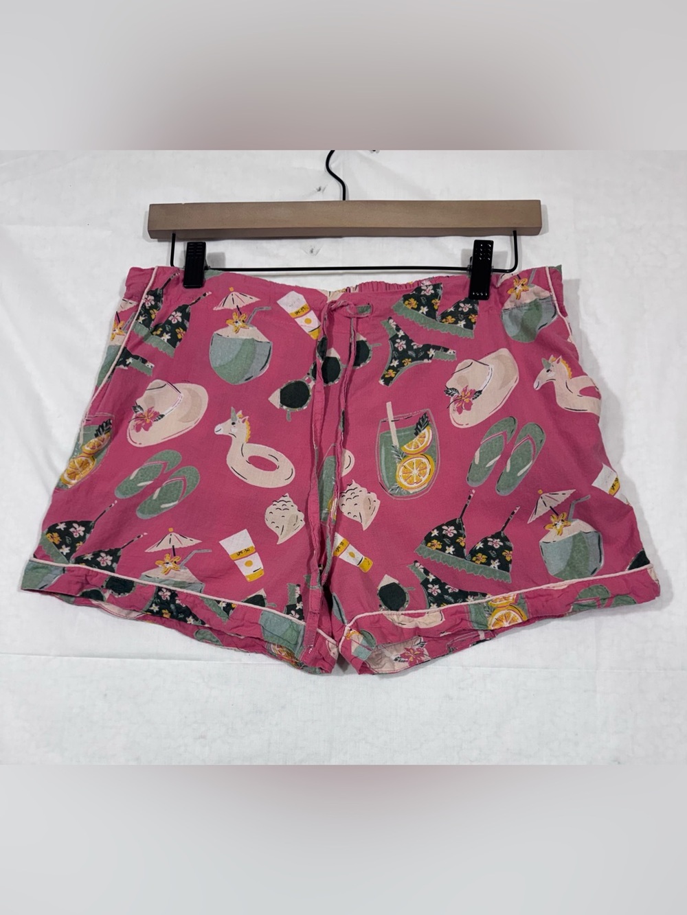 Crafted By MAHOGANY Women’s Pajama Shorts Size Small Novelty Pool Summer Theme